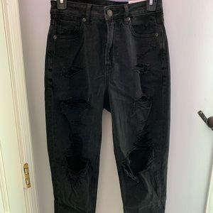 NWT American Eagle Size 2 ripped black mom jeans